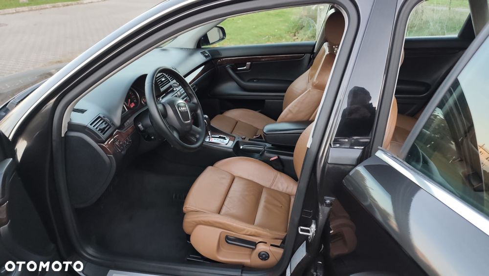 Audi A4 Limousine - 5