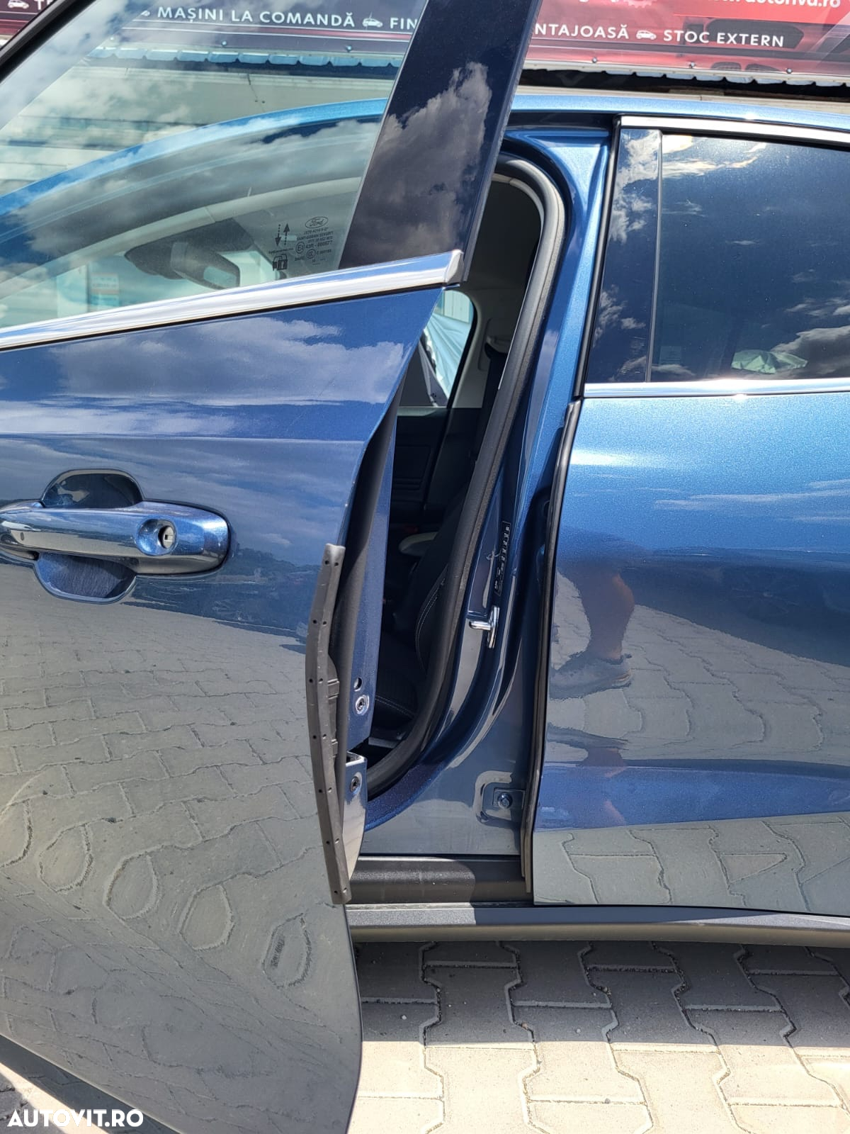 Ford Focus 1.0 EcoBoost MHEV Titanium - 9