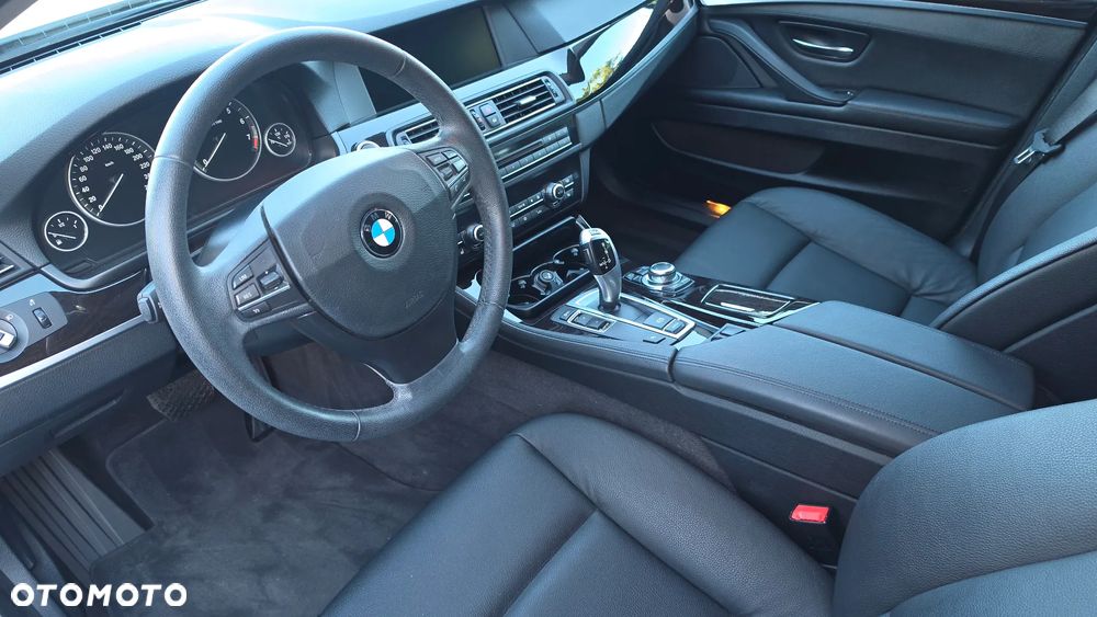BMW Seria 5 528i - 9