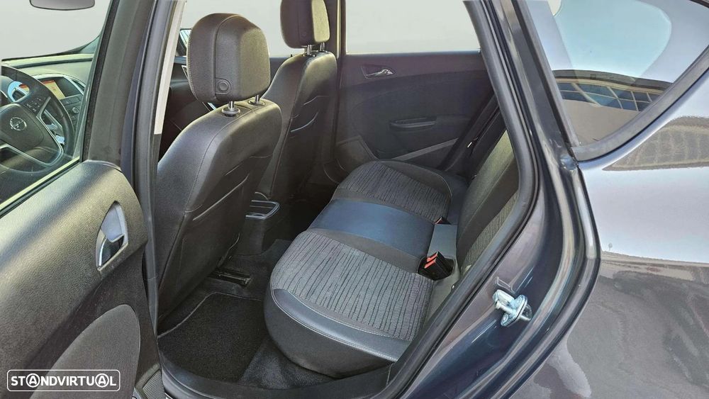 Opel Astra 1.6 150 Anos - 12