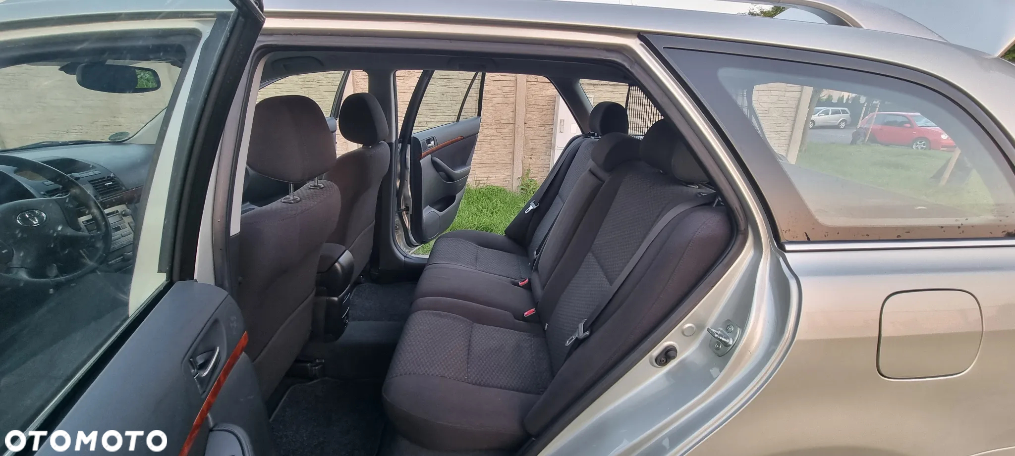 Toyota Avensis - 20