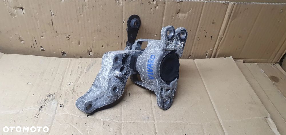 Łapa silnika poduszka Opel Vivaro B Trafic III 1.6 DCI 112101360R - 6