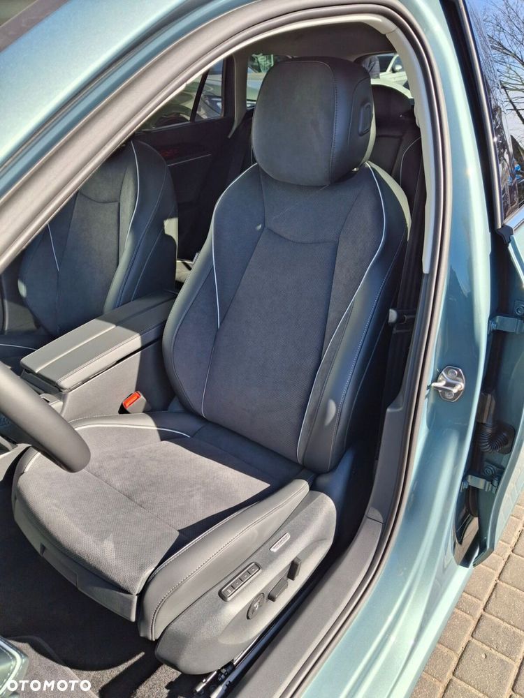 Volkswagen Passat - 13