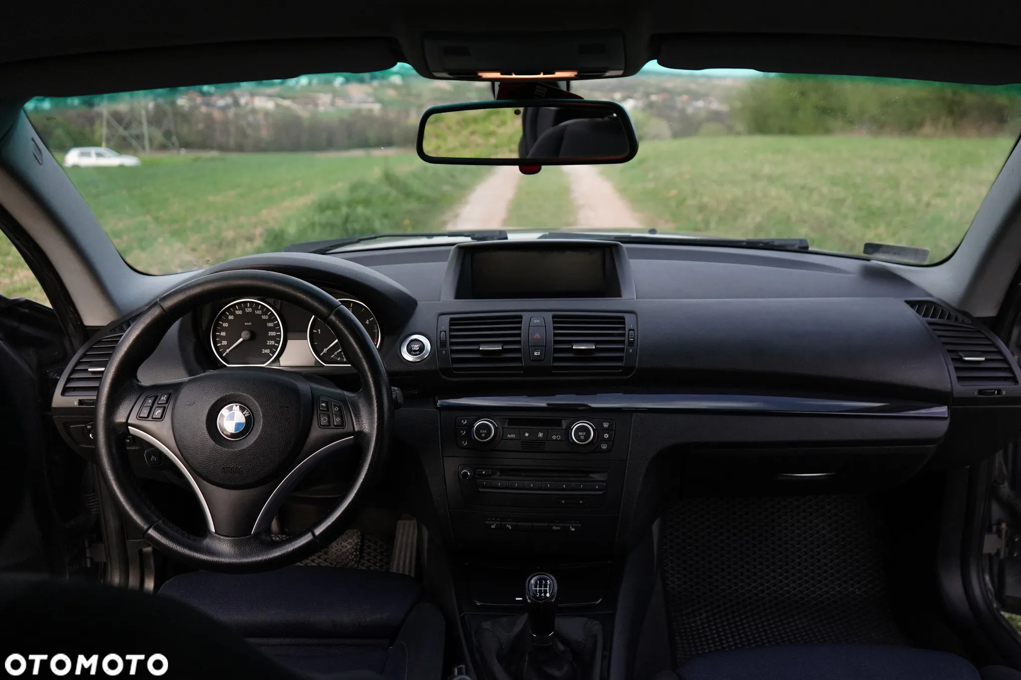 BMW Seria 1 118d - 22