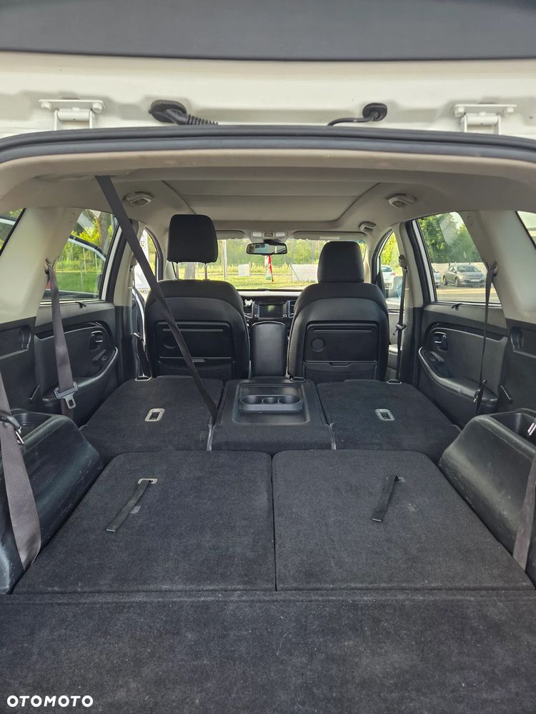 Kia Carens 1.6 GDI XL 7os - 18