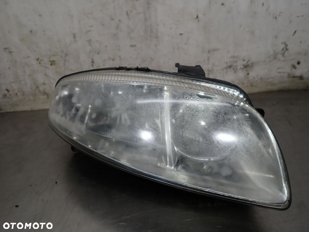 LAMPA PRAWA PRZEDNIA ALFA ROMEO GT - 1