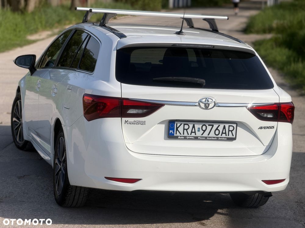 Toyota Avensis 2.0 D-4D Premium - 18