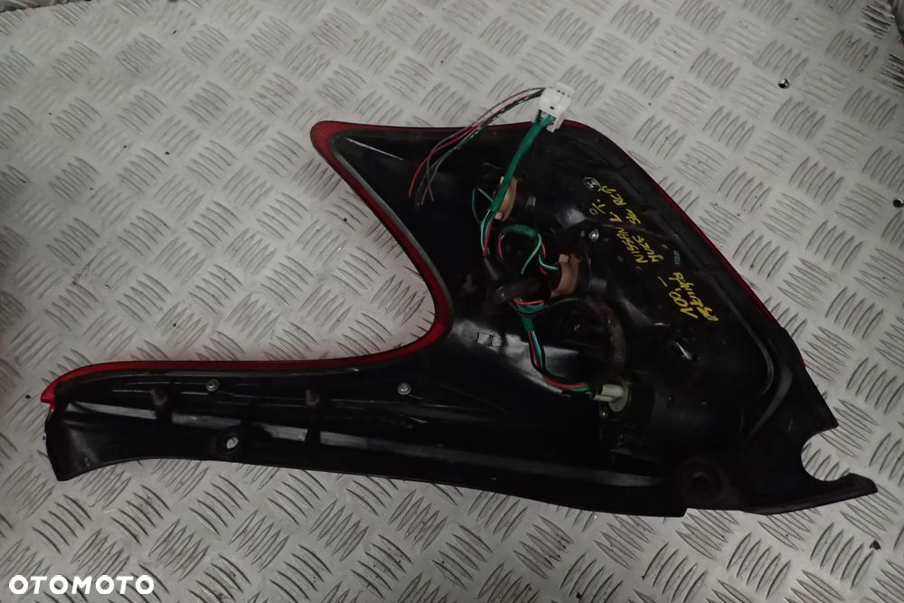 LAMPA LEWY TYŁ NISSAN JUKE PĘKNIĘTA - 7