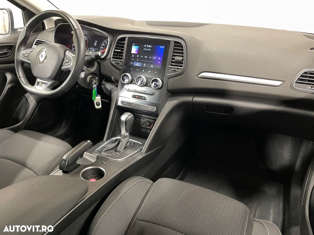 Renault Megane TCe EDC Zen - 8