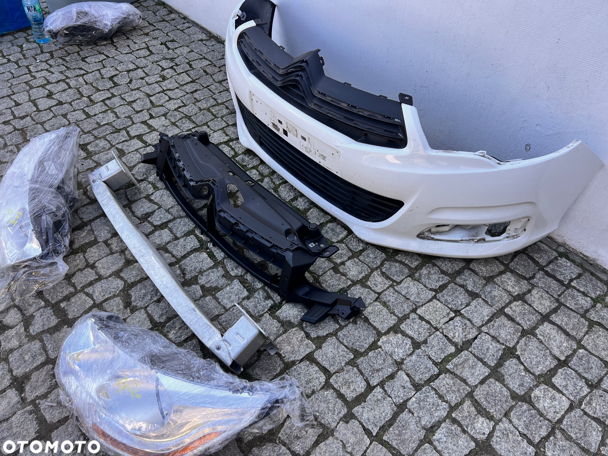 CITROEN C4 II B7 pas przedni gorny wzmocnienie zderzaka - 5