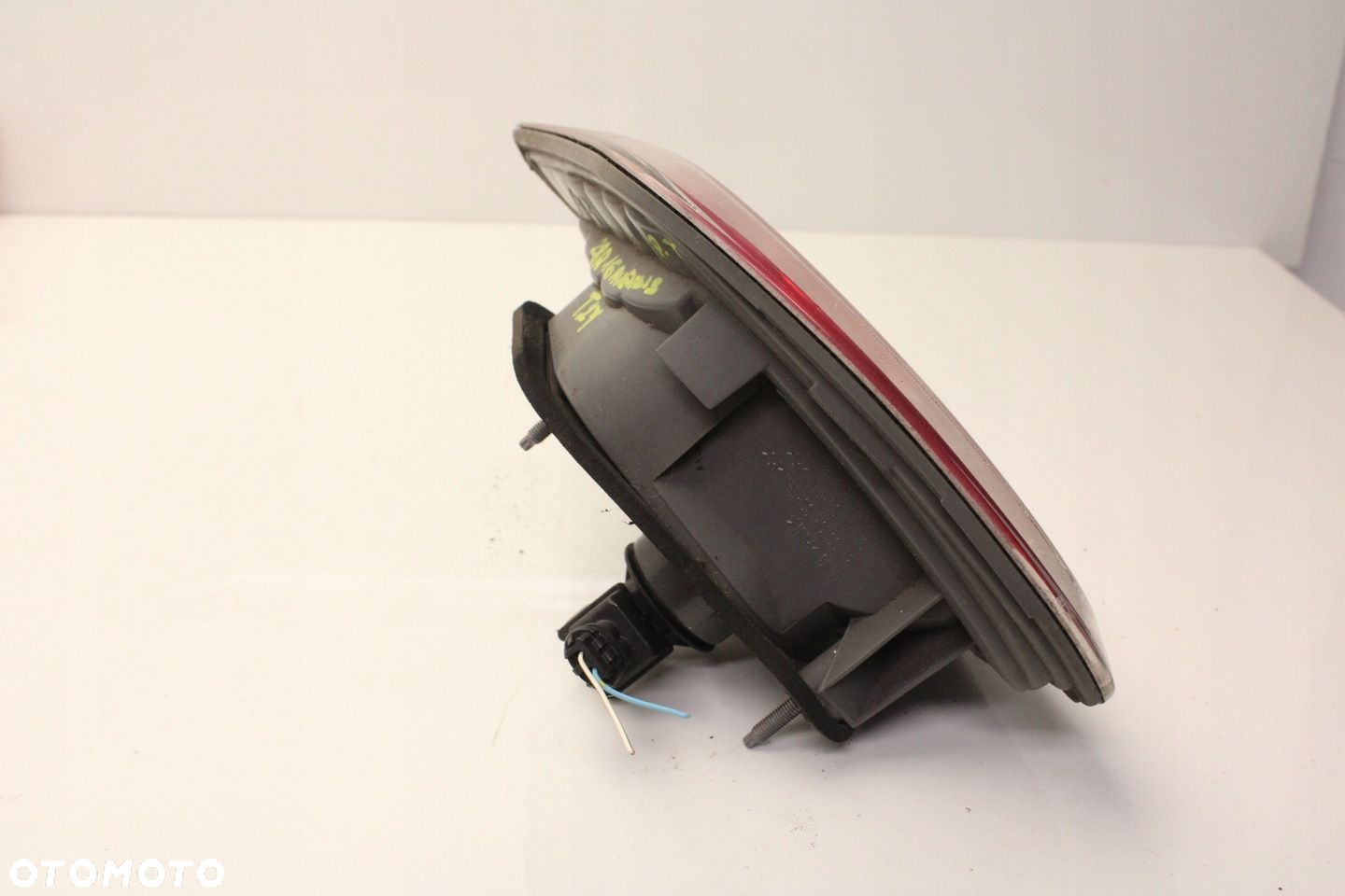 TOYOTA AVENSIS T27 KOMBI 09R- LAMPA PRAWA TYLNA PRAWY TYŁ W KLAPE - 3