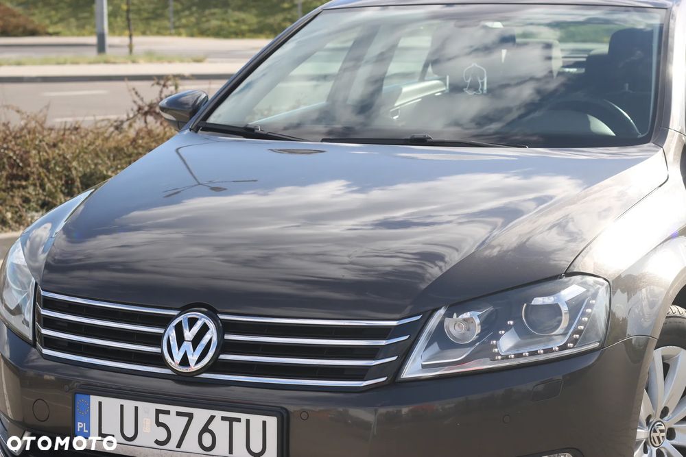 Volkswagen Passat 2.0 TDI Comfortline - 12