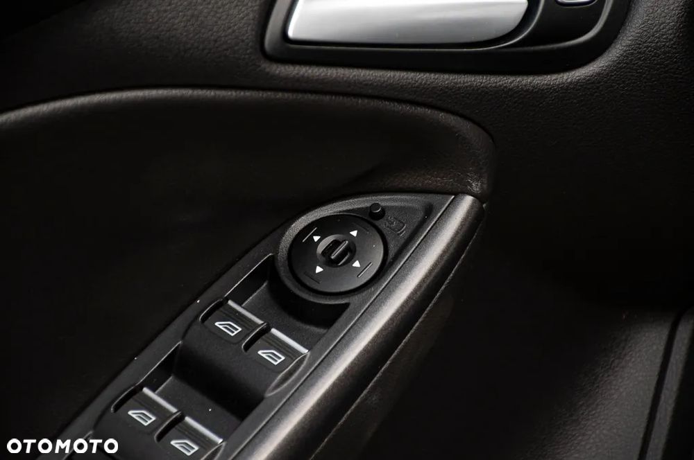 Ford Focus 1.5 EcoBoost Titanium - 17