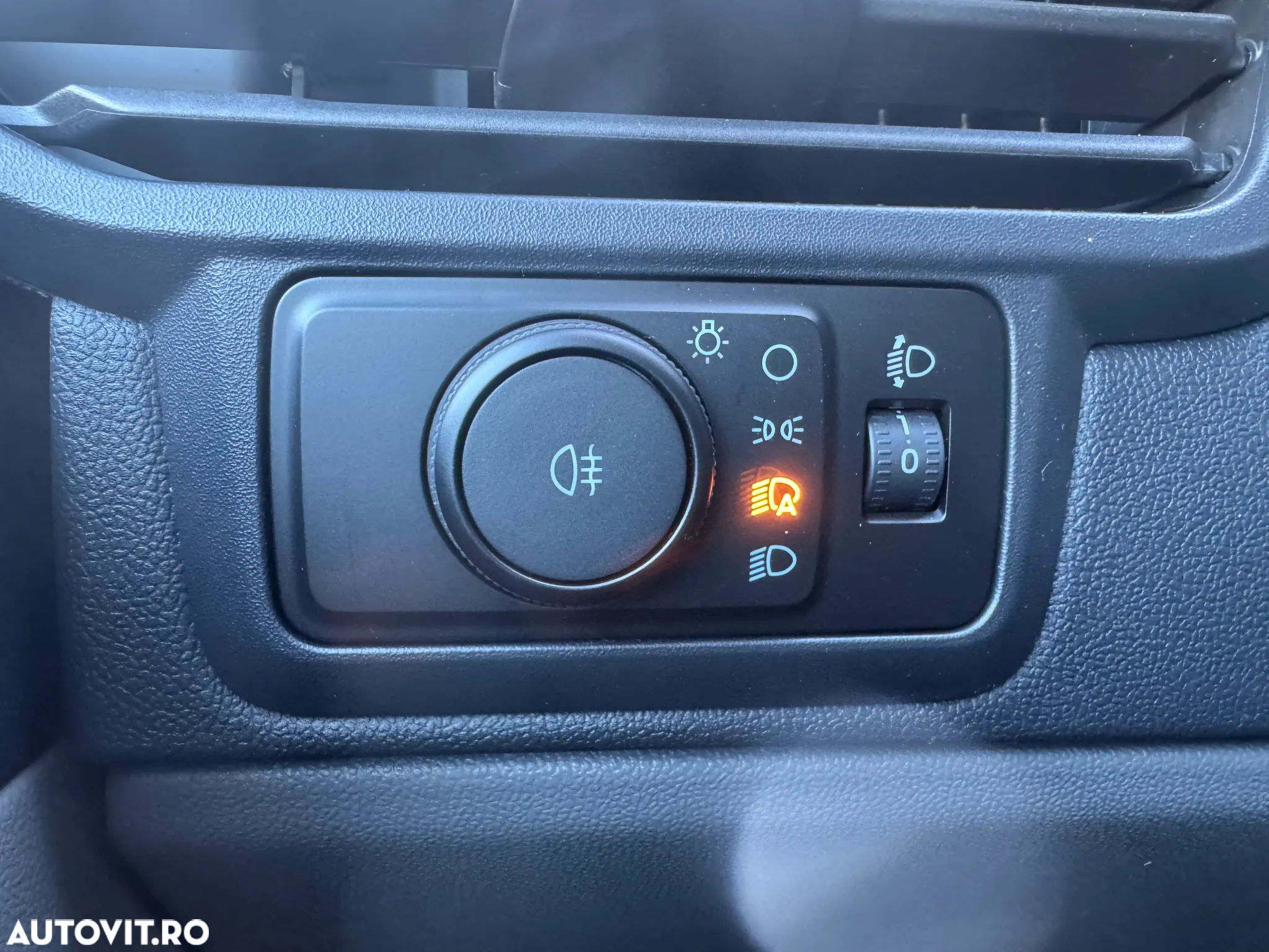 Ford Transit Custom Kombi 320 2.0 EcoBlue 170 CP L2H1 Trend Aut. - 22