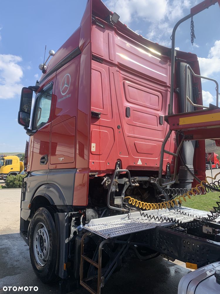 Mercedes-Benz Actros - 18