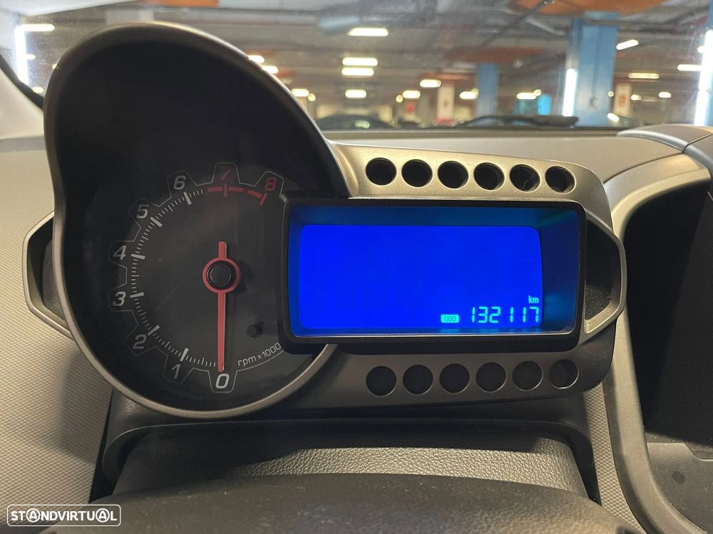 Chevrolet Aveo 1.2 LT - 11
