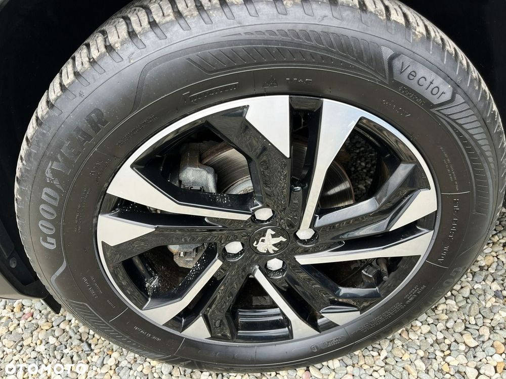 Peugeot 2008 PureTech 130 Allure S&S EAT8 - 38