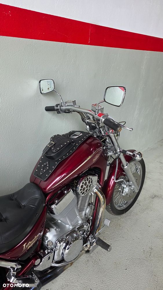 Suzuki Intruder - 18