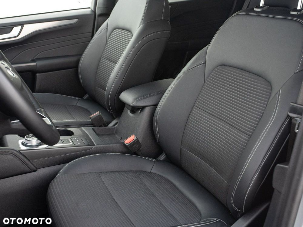 Ford Kuga 2.5 FHEV FWD Titanium - 13