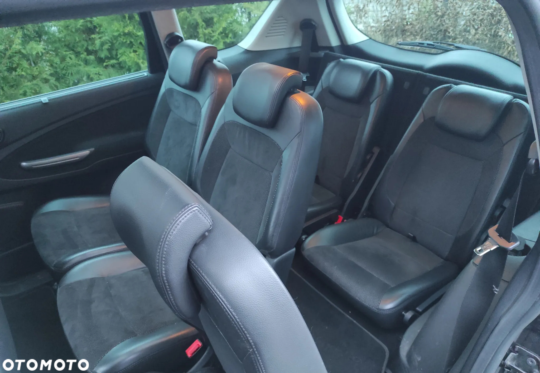 Ford S-Max - 16
