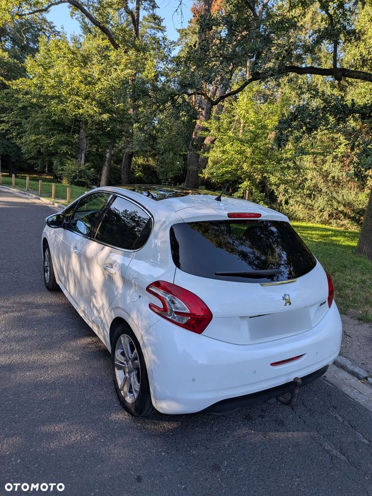 Peugeot 208 - 6