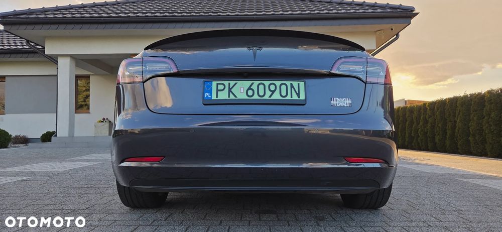 Tesla Model 3 Langstreckenbatterie Allradantrieb Dual Motor - 21