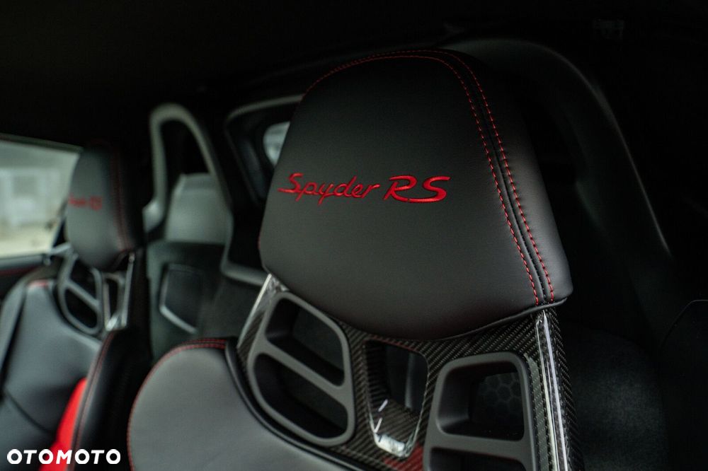 Porsche 718 Spyder - 16