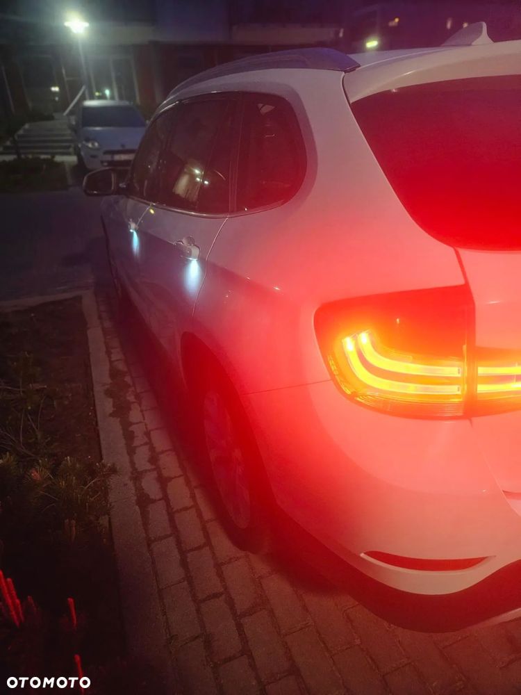 BMW X1 xDrive18d - 13