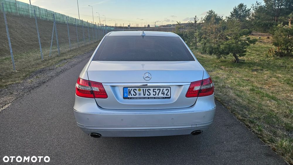 Mercedes-Benz Klasa E 300 CDI DPF BlueEFFICIENCY 7G-TRONIC Elegance - 7
