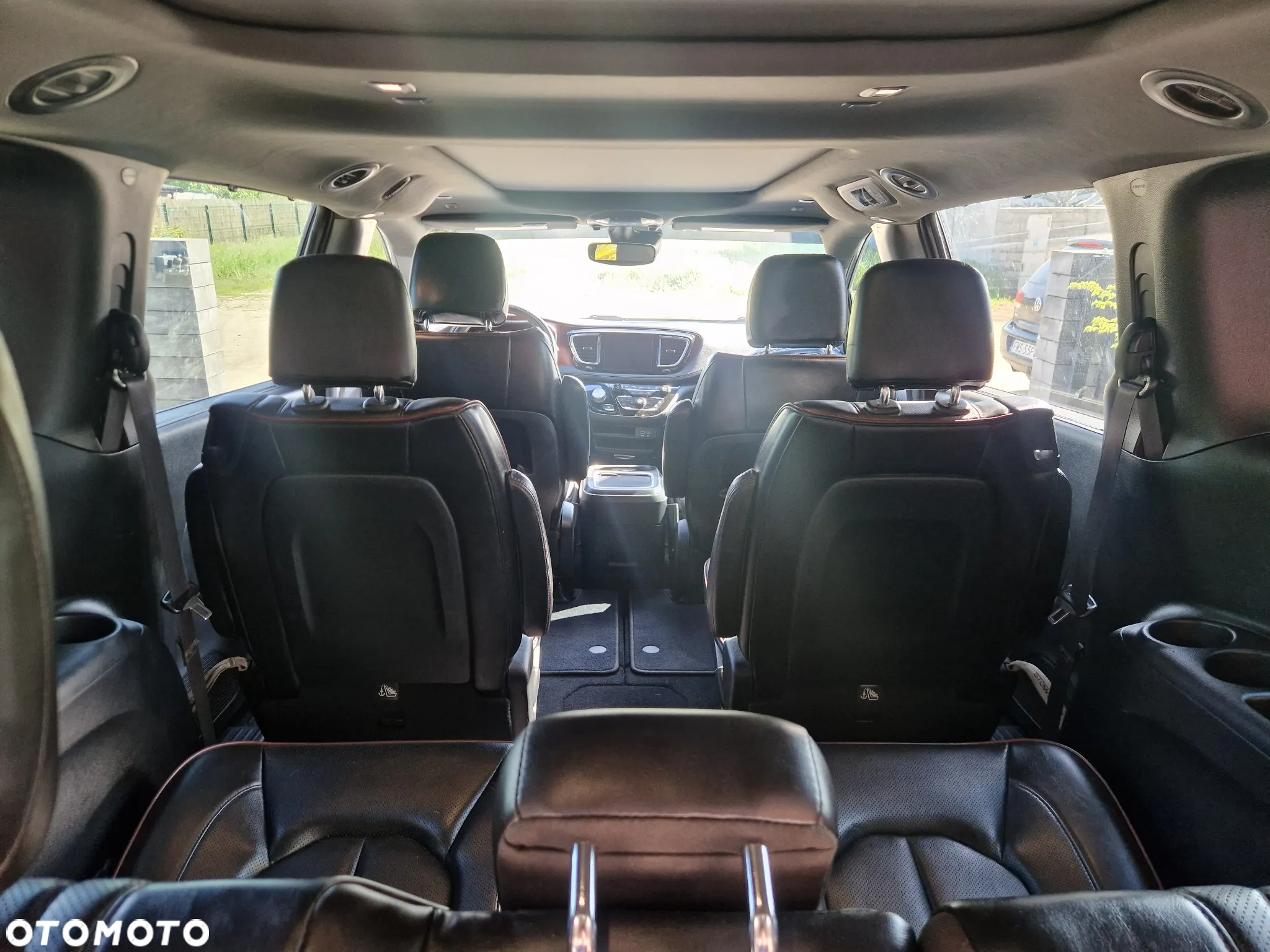 Chrysler Pacifica - 11