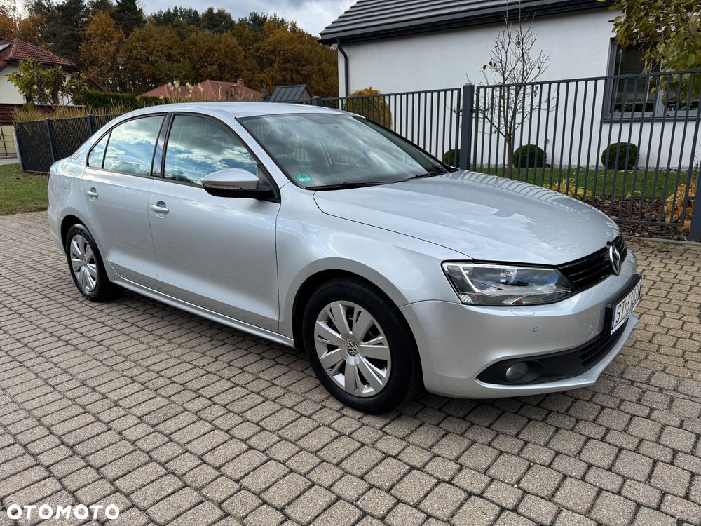 Volkswagen Jetta - 3