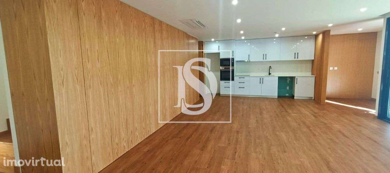 Moradia T3, a 100 metros da Praia da Fragosa, em Aver-o-Mar - Grande imagem: 2/35