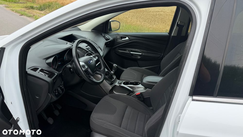 Ford Kuga - 24