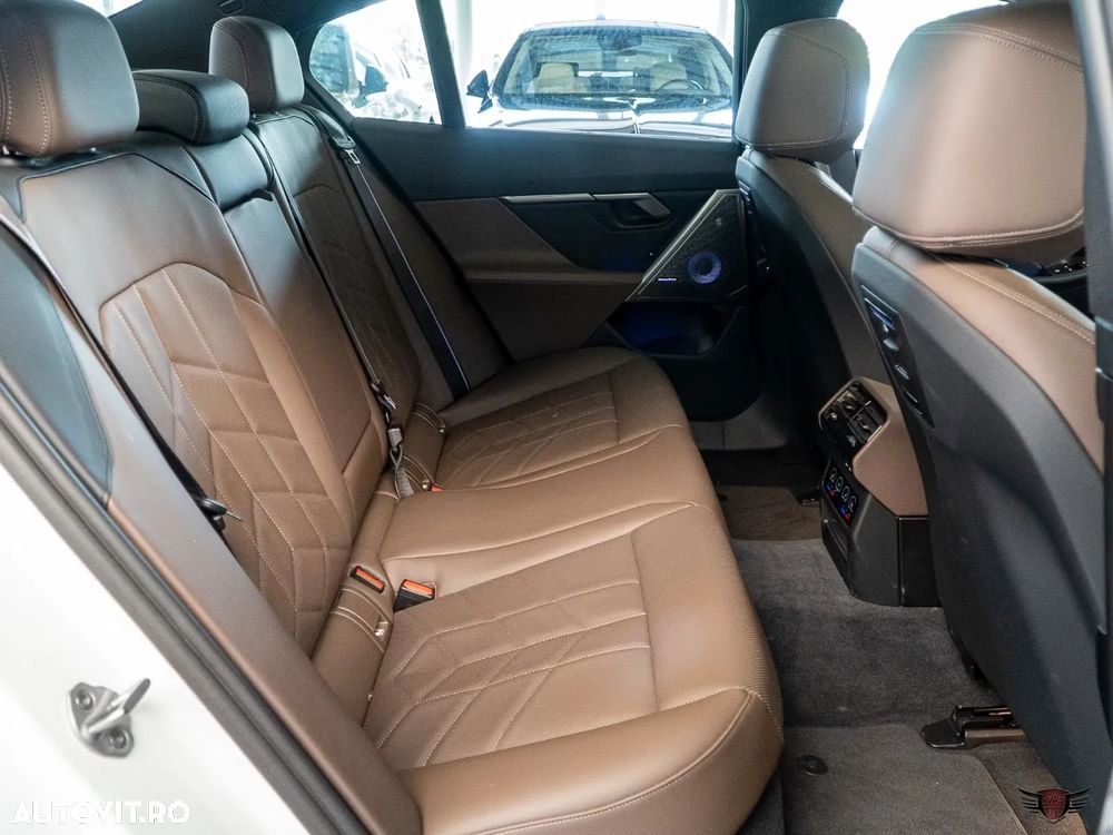 BMW Seria 5 550e xDrive Aut. - 21