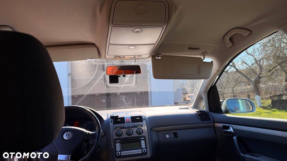 Volkswagen Touran - 15