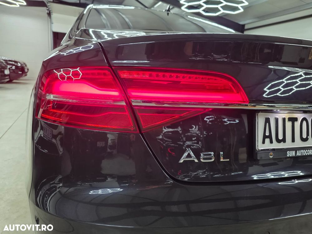 Audi A8 4.2 TDI DPF (clean diesel) quattro tiptronic Lang - 35