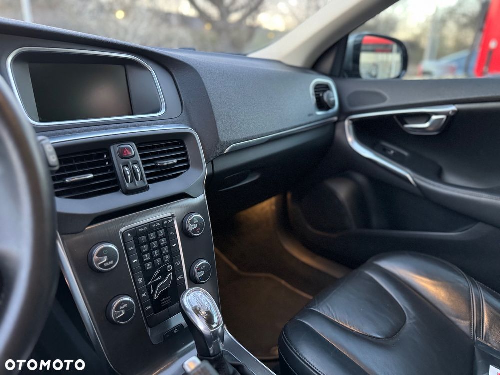 Volvo V40 D3 Momentum - 9
