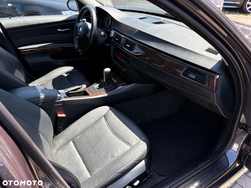 BMW Seria 3 325i xDrive - 8