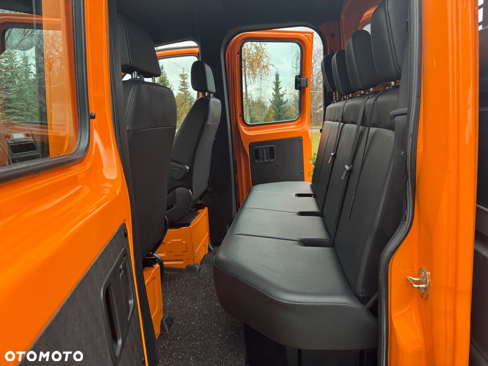 Mercedes-Benz Sprinter - 25