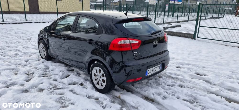 Kia Rio 1.2 Dream Team Edition - 4