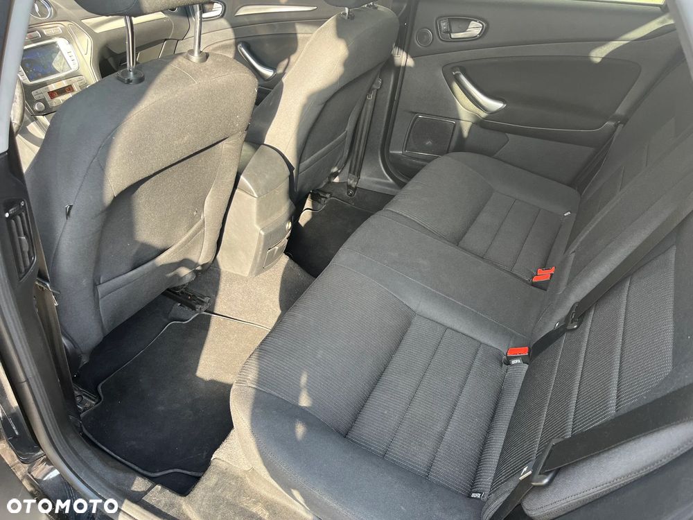 Ford Mondeo 2.0 TDCi Ambiente - 8