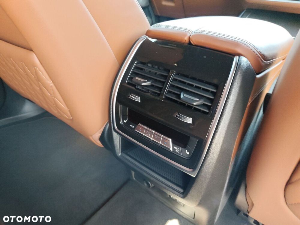 BMW X7 - 21