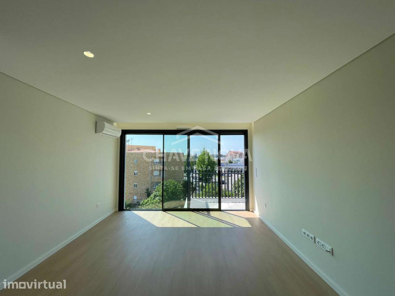 Apartamento T2 Novo c/Varanda e Lug. Garagem em Vilar do Paraíso - Grande imagem: 5/23