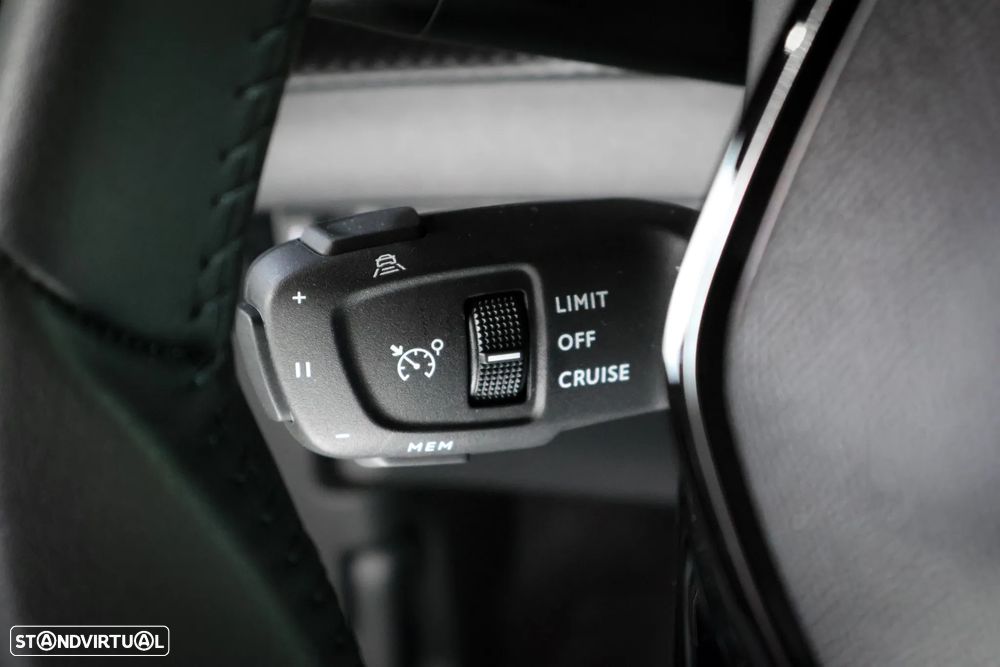 Peugeot 2008 1.2 PureTech Allure Pack - 33