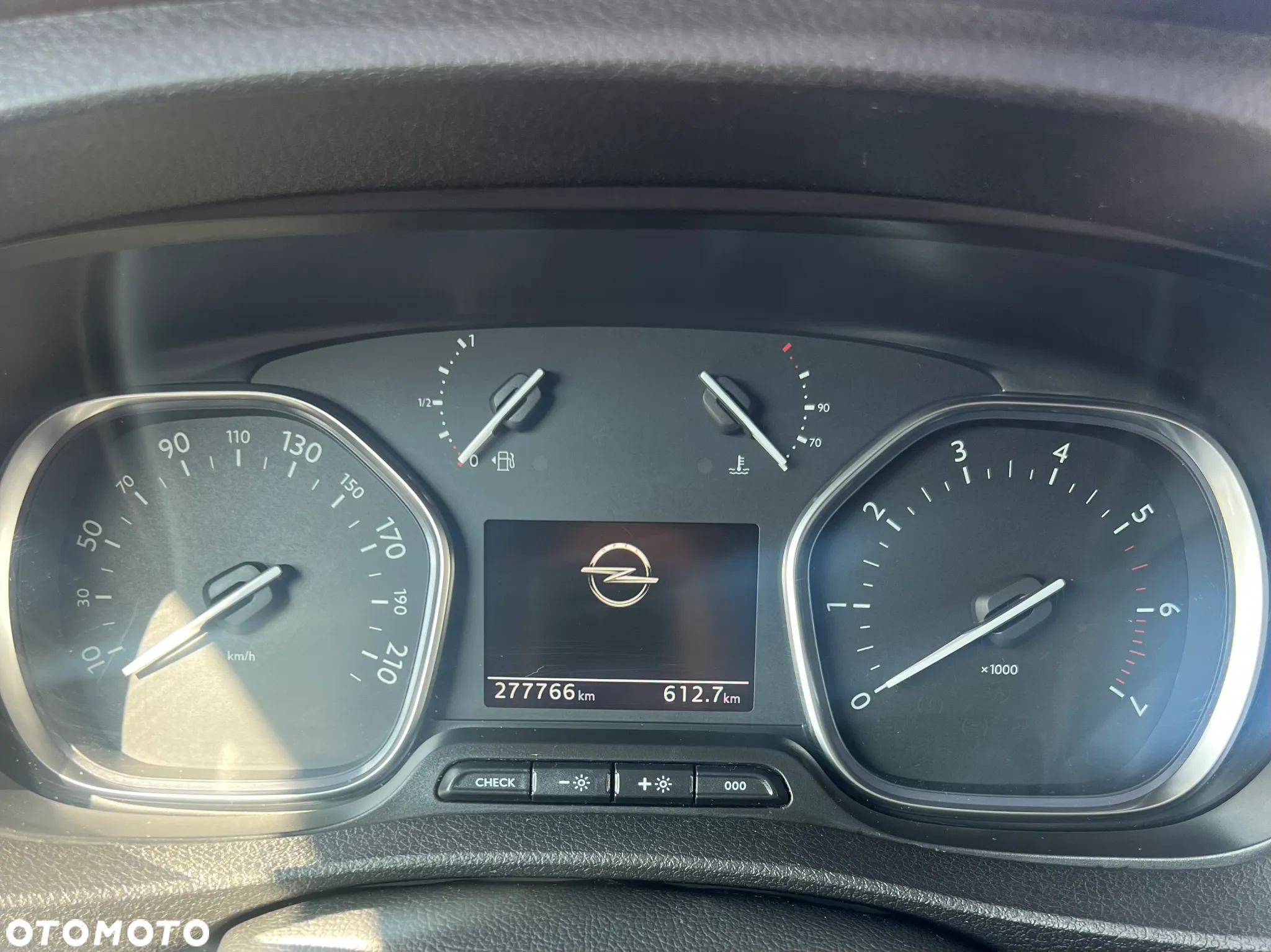 Opel Vivaro - 16