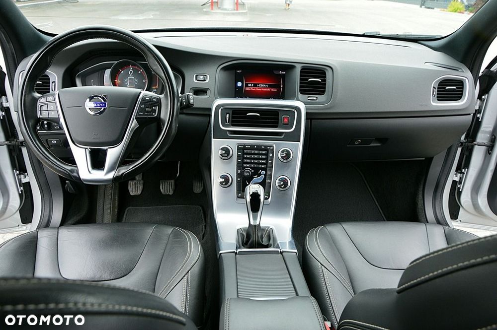 Volvo V60 D2 Drive-E Momentum - 26