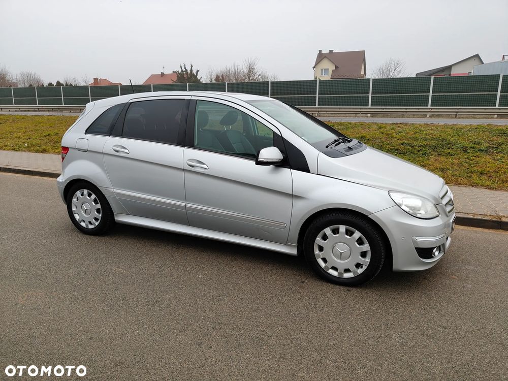 Mercedes-Benz Klasa B 180 CDI Special Edition - 26