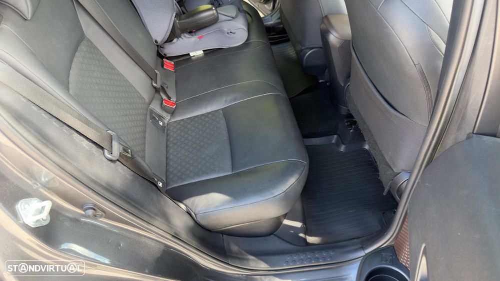 Toyota C-HR 1.8 HSD Lounge - 33