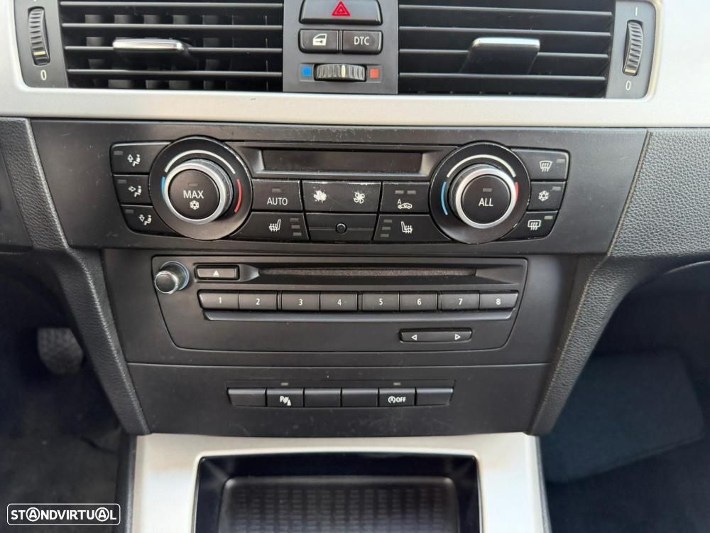 BMW 318 d Touring Line Sport - 17