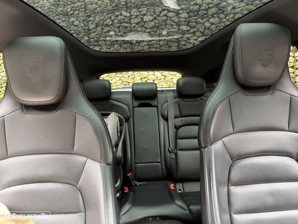 Porsche Taycan Cross Turismo - 6